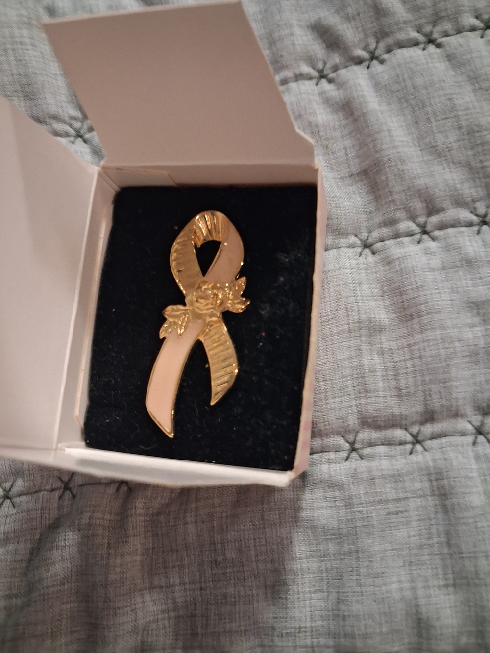 Avon Gold-Tone Brooch with Pale Pink Enamel Ribbon